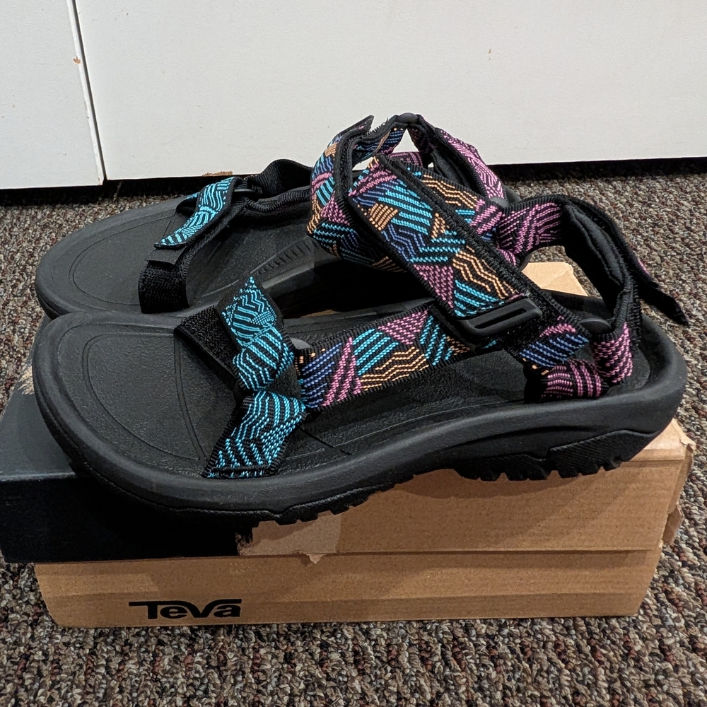 New!! Teva Women's Hurricane Multicolor Strappy Sandals - Size 6 - Picture 3 of 10